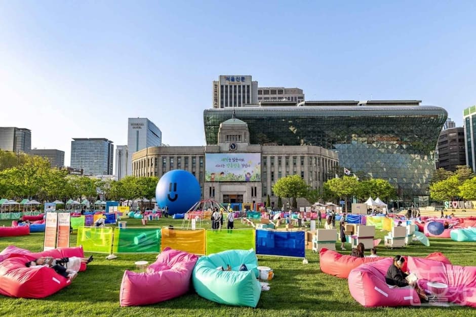 2024 서울야외도서관 : 책읽는 서울광장 대표 이미지