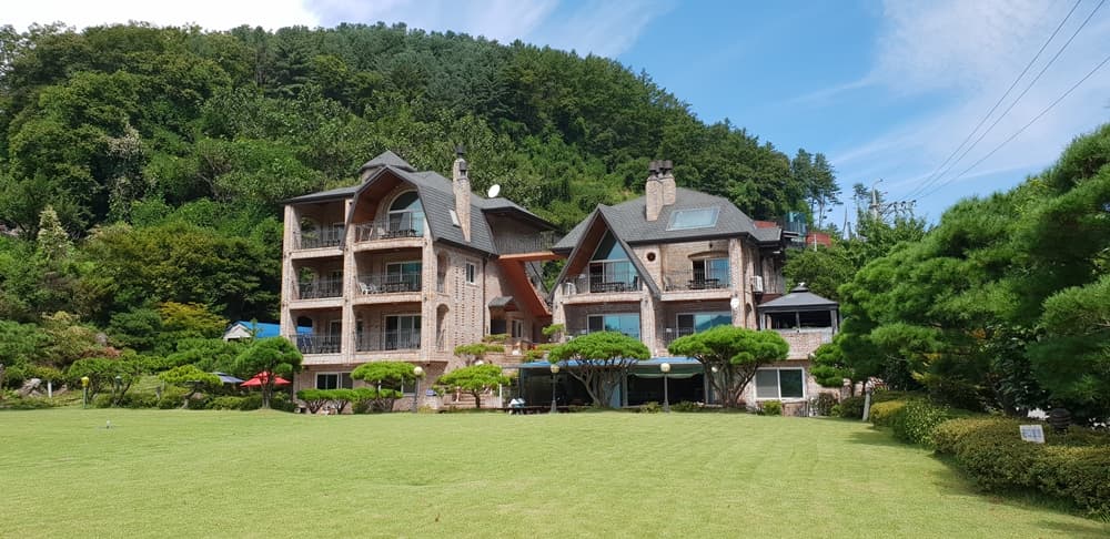캐슬레이크펜션 대표 이미지
