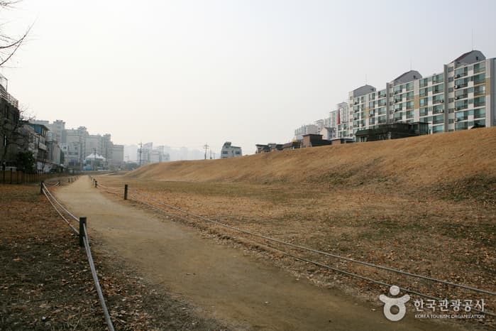 서울 풍납동 토성 대표 이미지