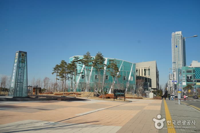 청라호수도서관 대표 이미지