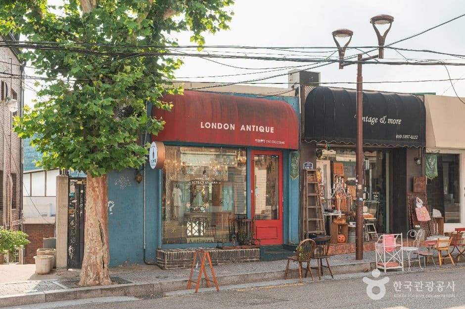 이태원 앤틱 가구 거리 대표 이미지