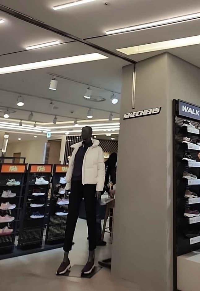스케쳐스 대표 이미지