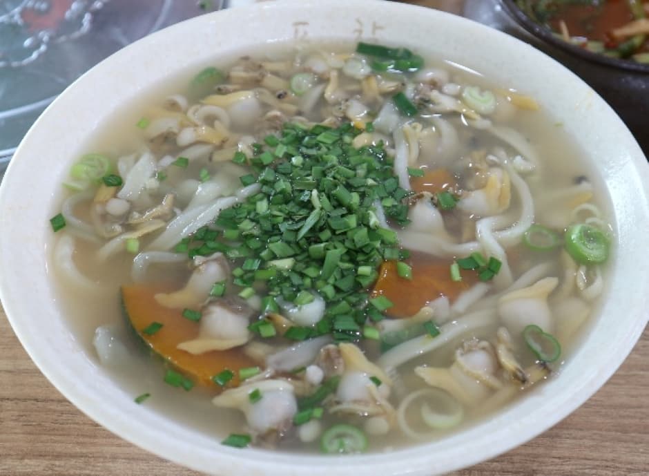 포도밭할머니칼국수 대부도본점 대표 이미지