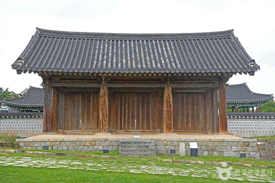 강릉 임영관 삼문 대표 이미지