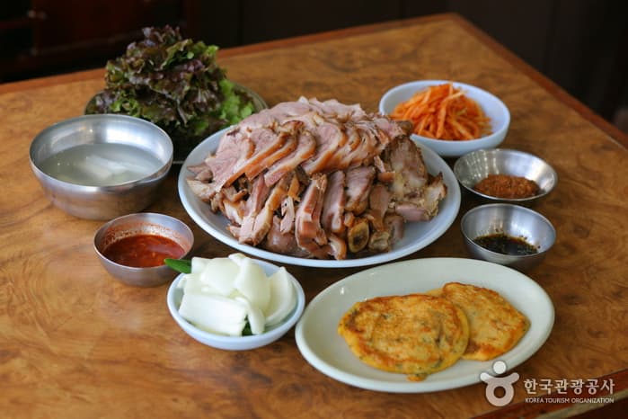 수릿날 설렁탕 할매 족발보쌈 대표 이미지