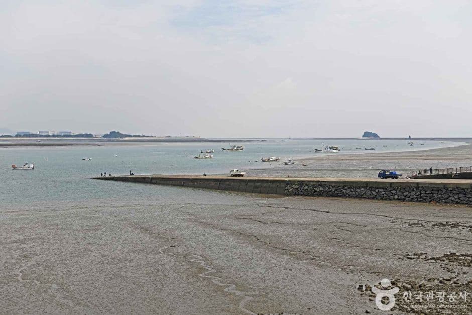 큰무리선착장 대표 이미지