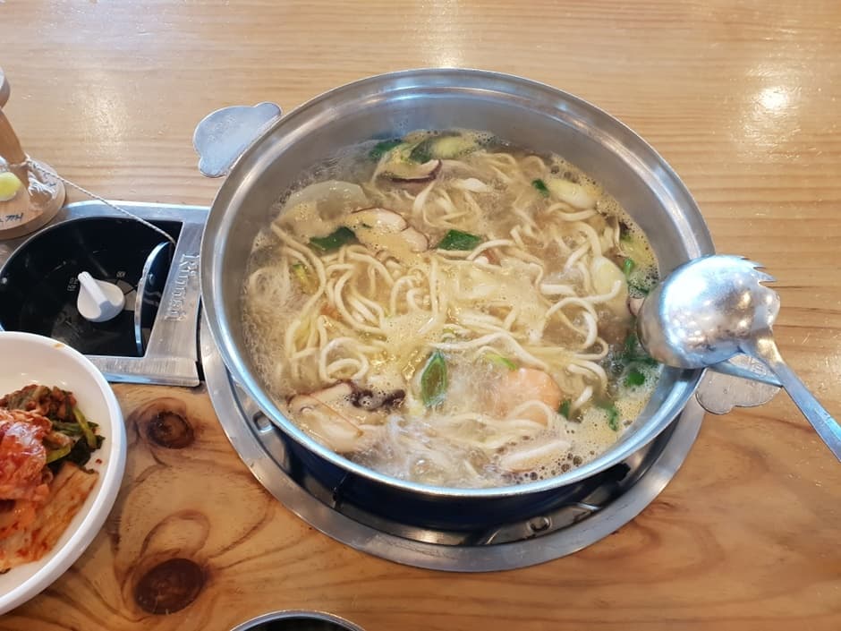 작동홍두깨칼국수 대표 이미지