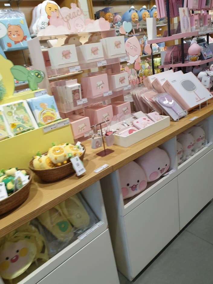 카카오프렌즈 플래그십 홍대 대표 이미지