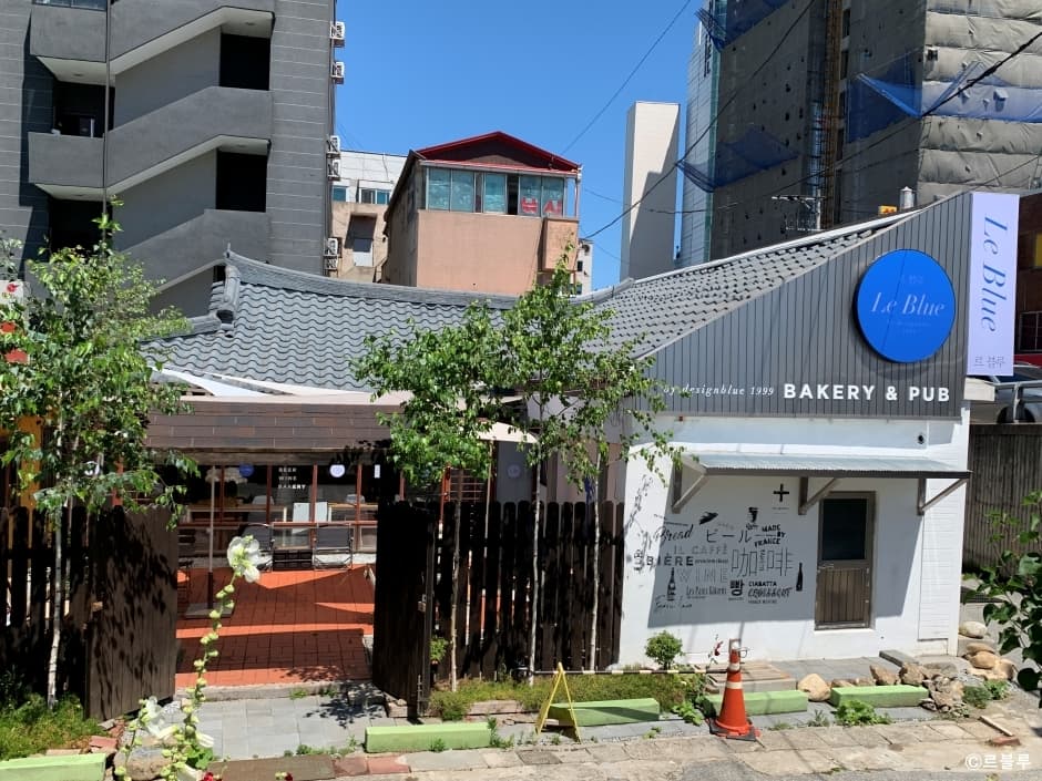 르 블루 대표 이미지