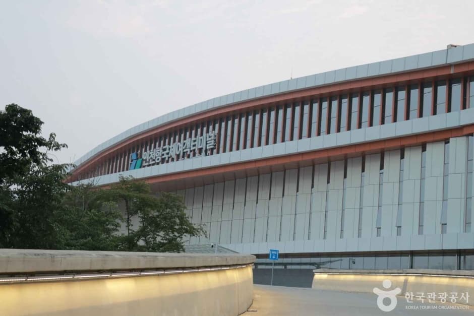 인천항 크루즈터미널 대표 이미지