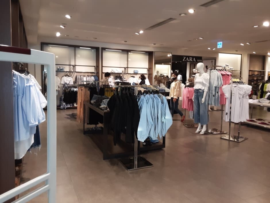 현대백화점 울산점 대표 이미지