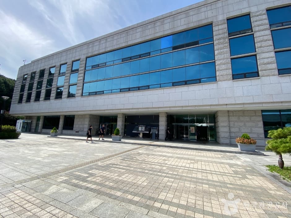 수원선경도서관 대표 이미지