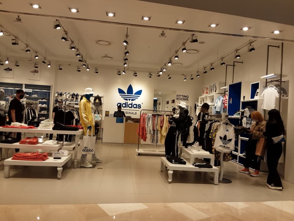 아디다스오리지널 롯데월드몰 대표 이미지