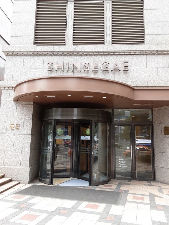 프라다남성 신세계 본점 대표 이미지