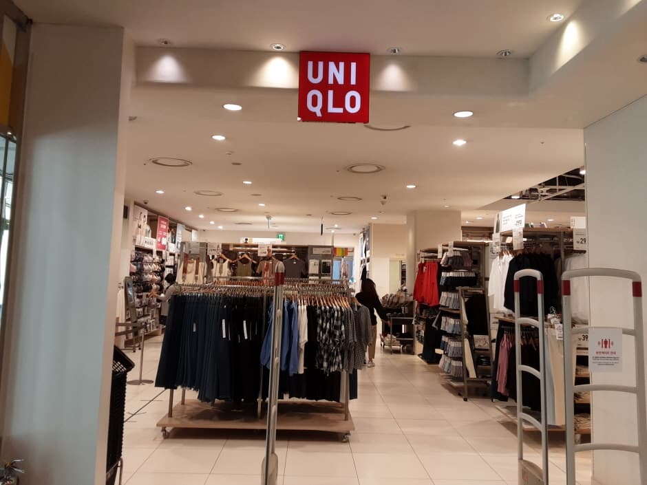 유니클로 롯데울산 대표 이미지