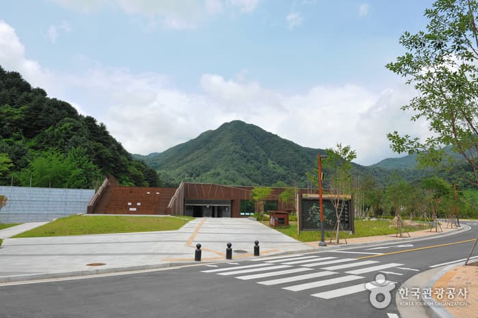 연인산도립공원 대표 이미지