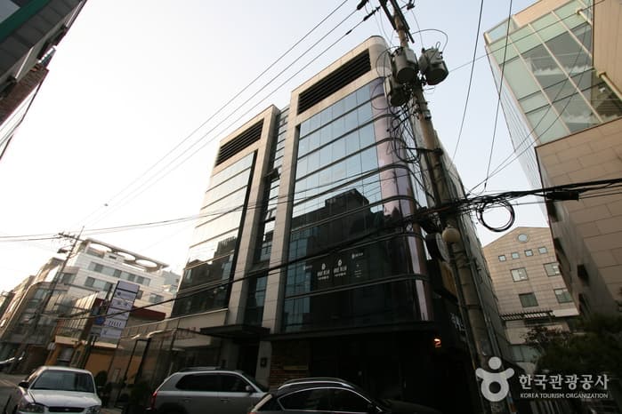 샘터화랑 대표 이미지