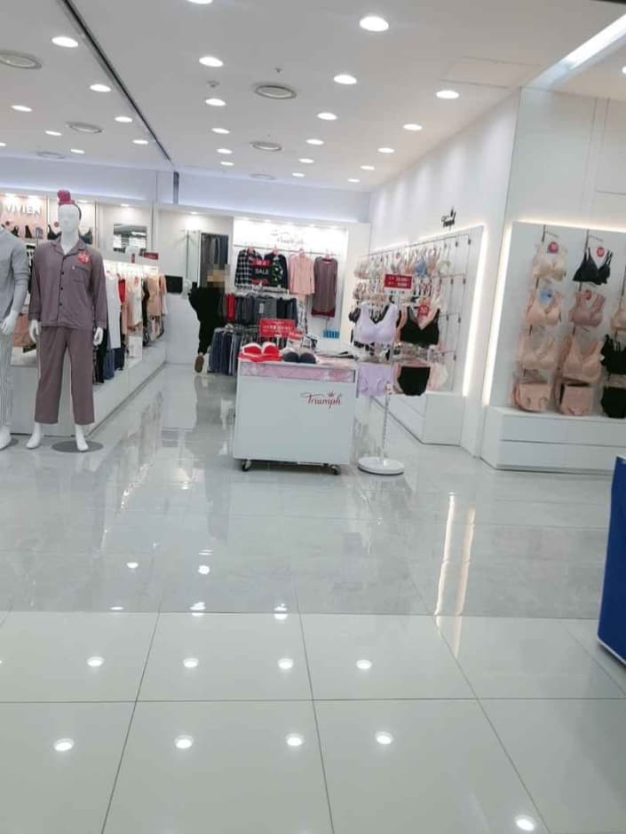 트라이엄프 모다아울렛 인천점 대표 이미지