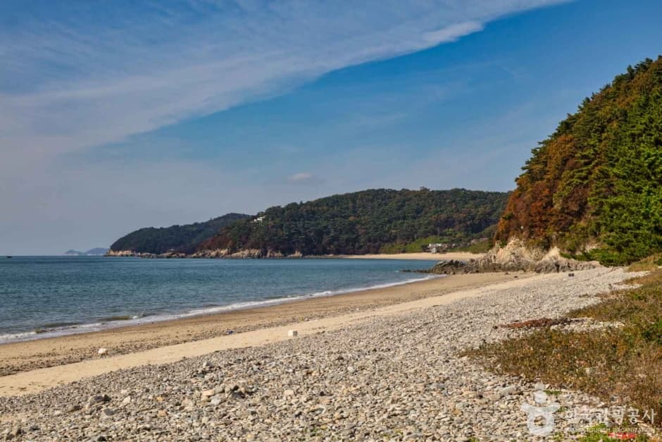 큰풀안 해변 대표 이미지