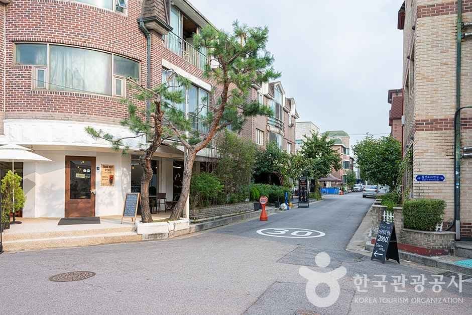 앤티크거리 보넷길 대표 이미지